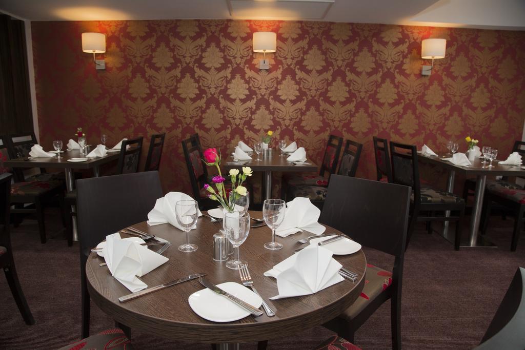 Ramada Cambridge Hotel Fen Drayton Bagian luar foto