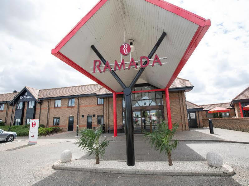 Ramada Cambridge Hotel Fen Drayton Bagian luar foto
