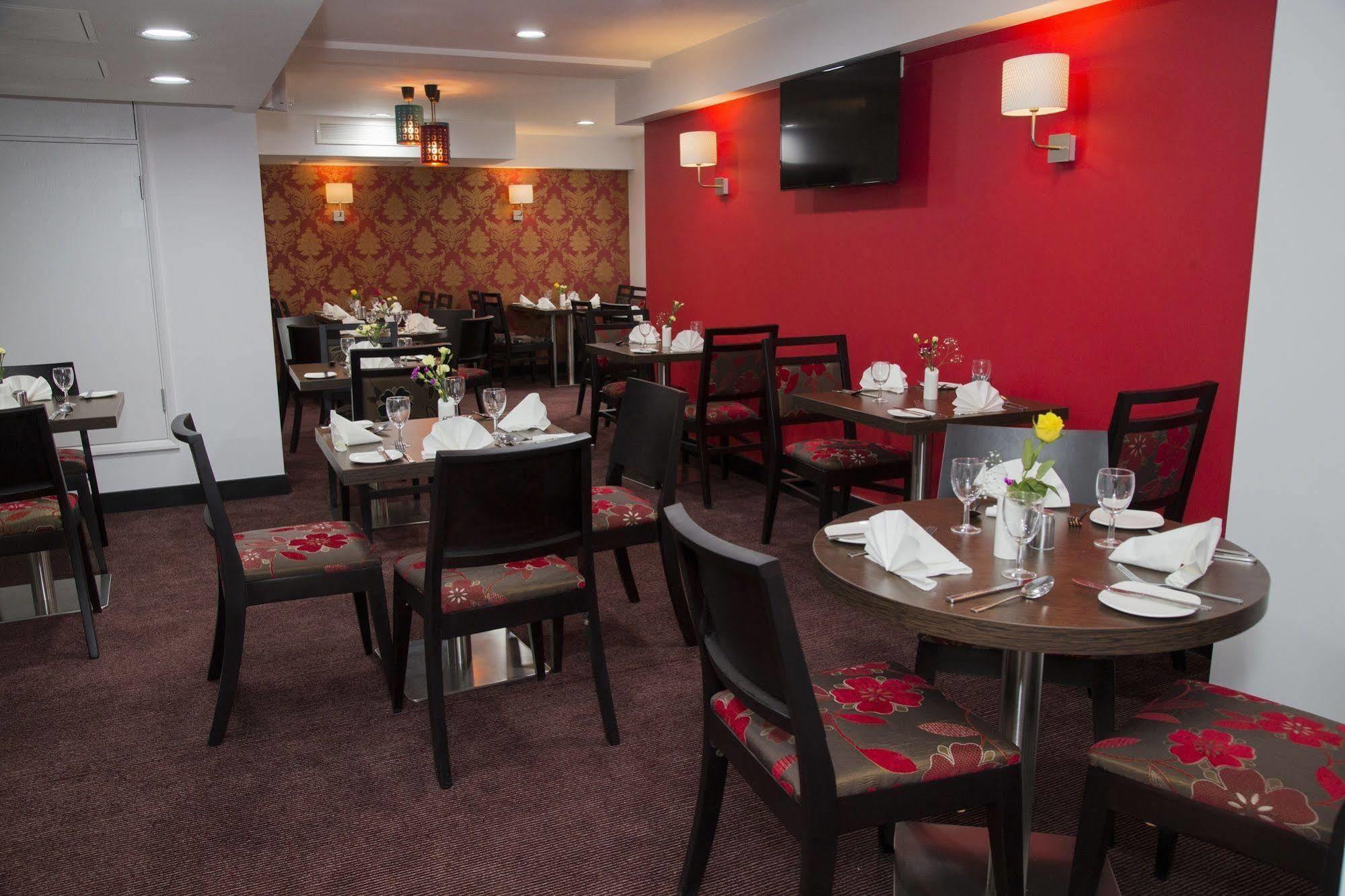 Ramada Cambridge Hotel Fen Drayton Bagian luar foto
