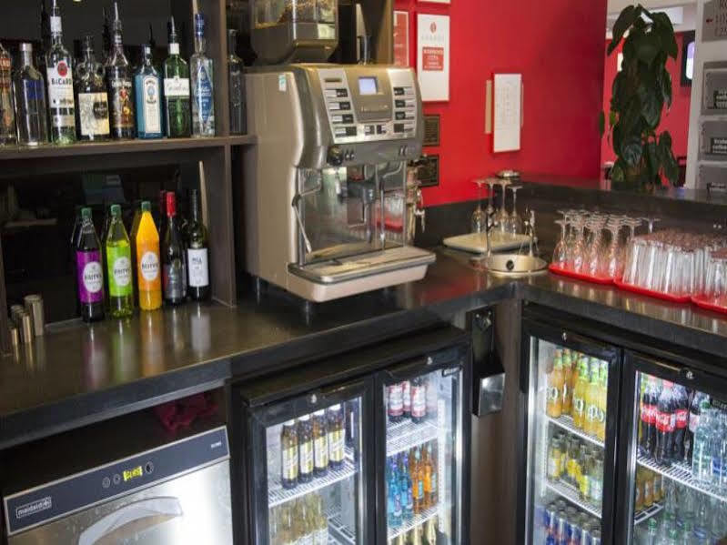 Ramada Cambridge Hotel Fen Drayton Bagian luar foto